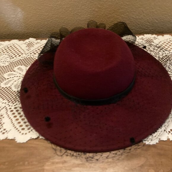 VINTAGE WOMEN'S FELTED WOOL HAT W/BLACK FACE NET, ORGANDY BOW - Picture 4 of 11